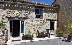gîte en pierre le paradis sur notre propriété proche issigeac et de bergerac